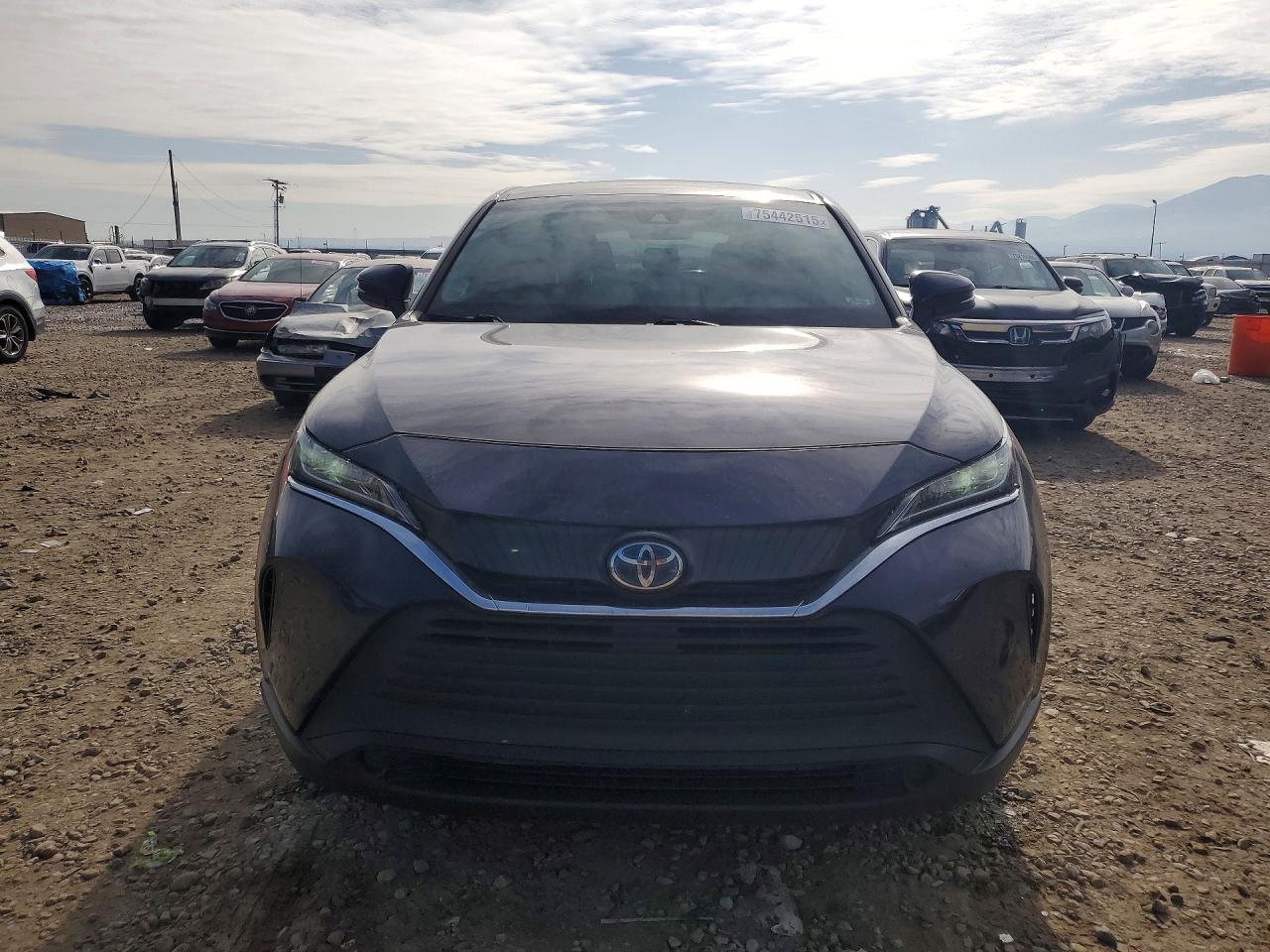 2021 TOYOTA VENZA LE photo 5