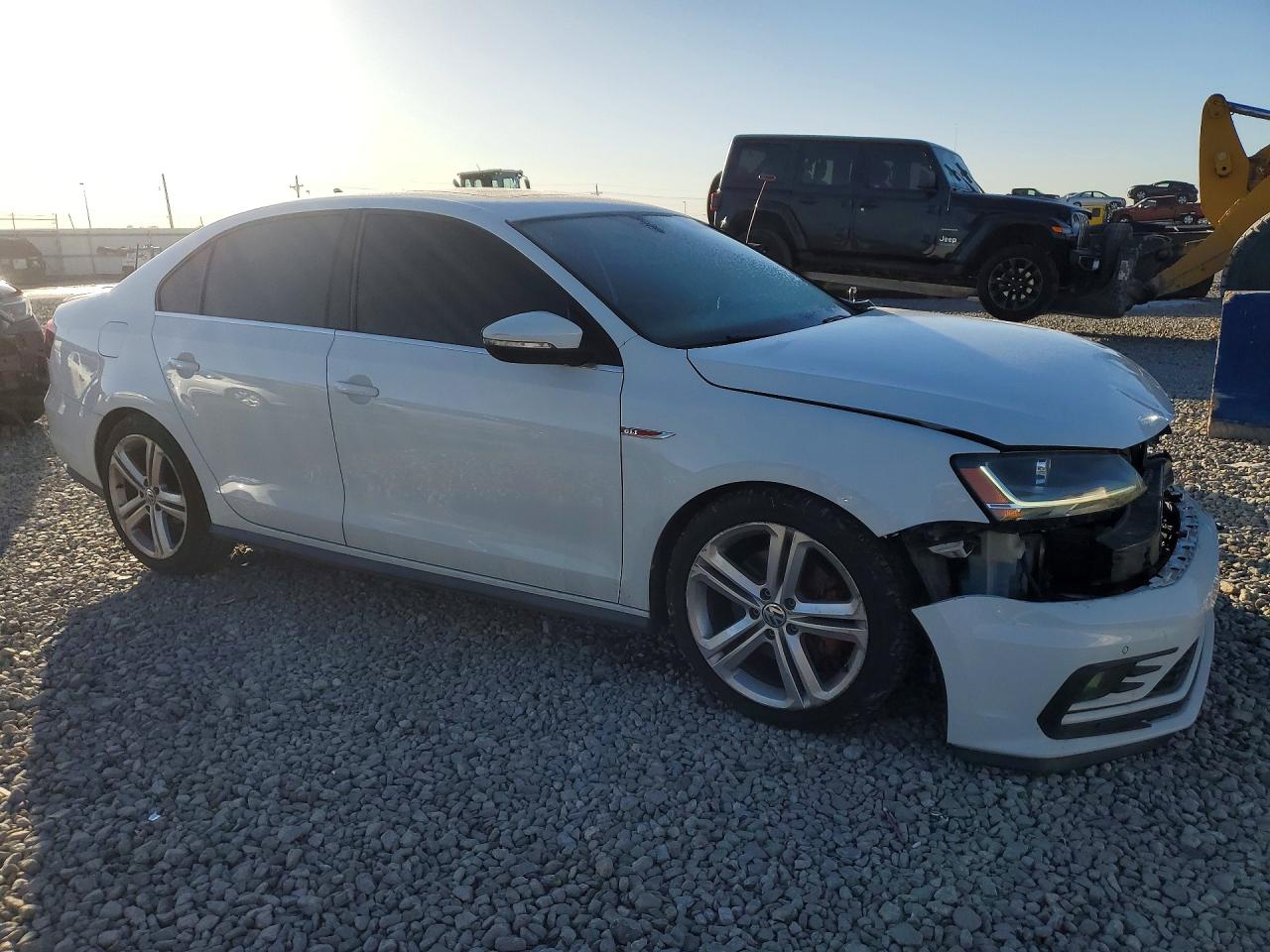 2017 VOLKSWAGEN JETTA GLI photo 4