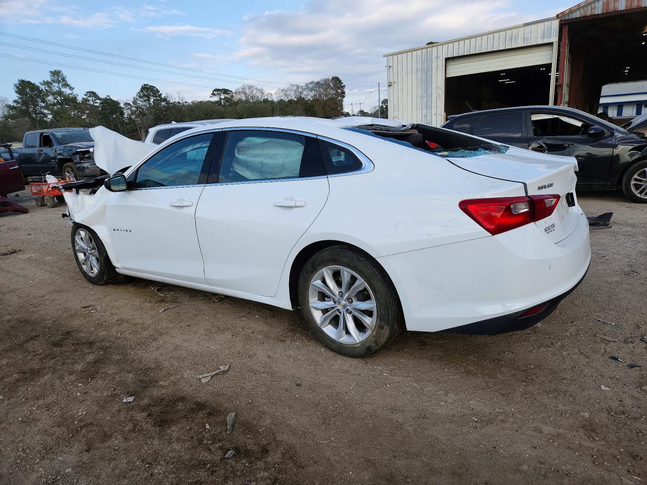 2024 CHEVROLET MALIBU LT photo 4