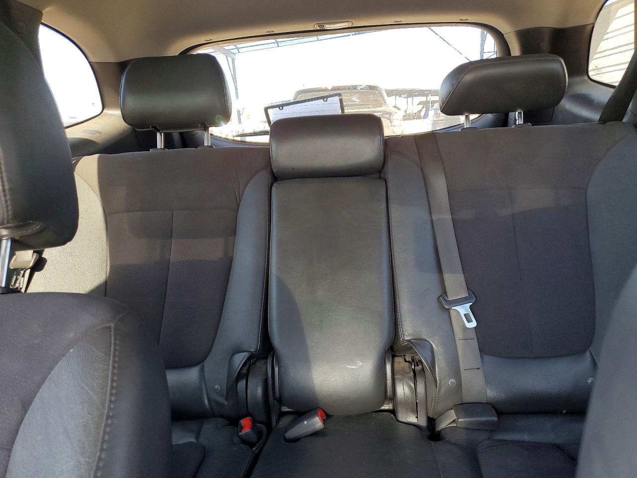 2010 HYUNDAI SANTA FE SE photo 28