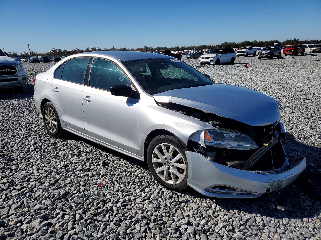 2015 VOLKSWAGEN JETTA SE photo 4
