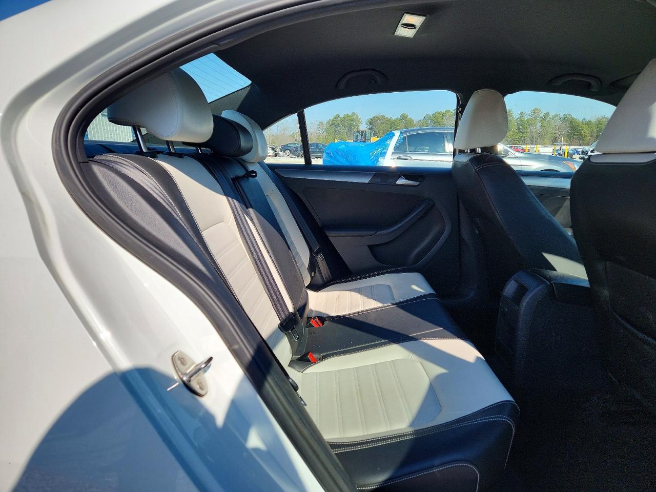 2017 VOLKSWAGEN JETTA SPORT photo 10
