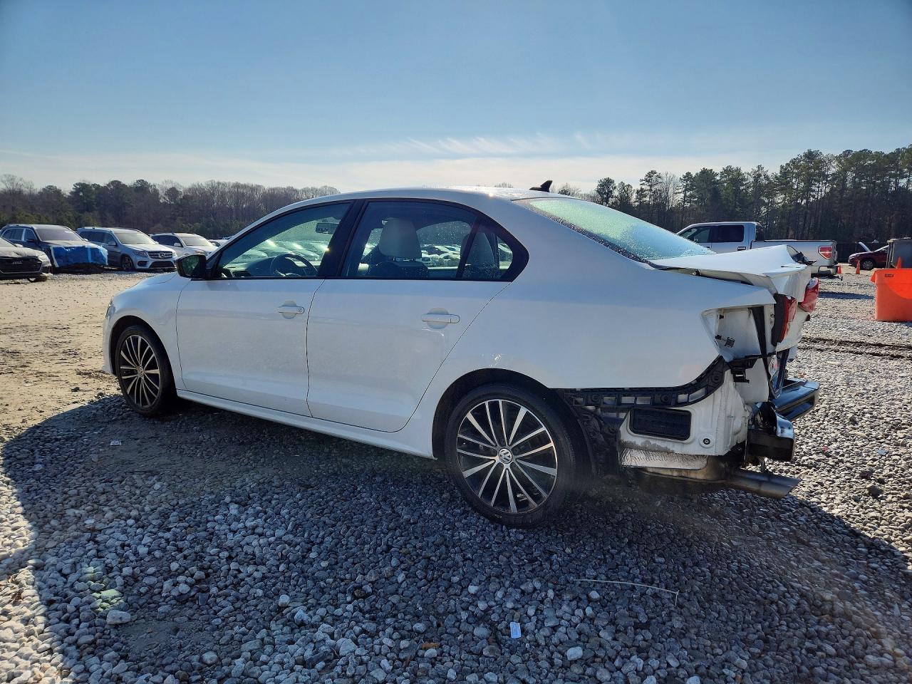 2017 VOLKSWAGEN JETTA SPORT photo 2