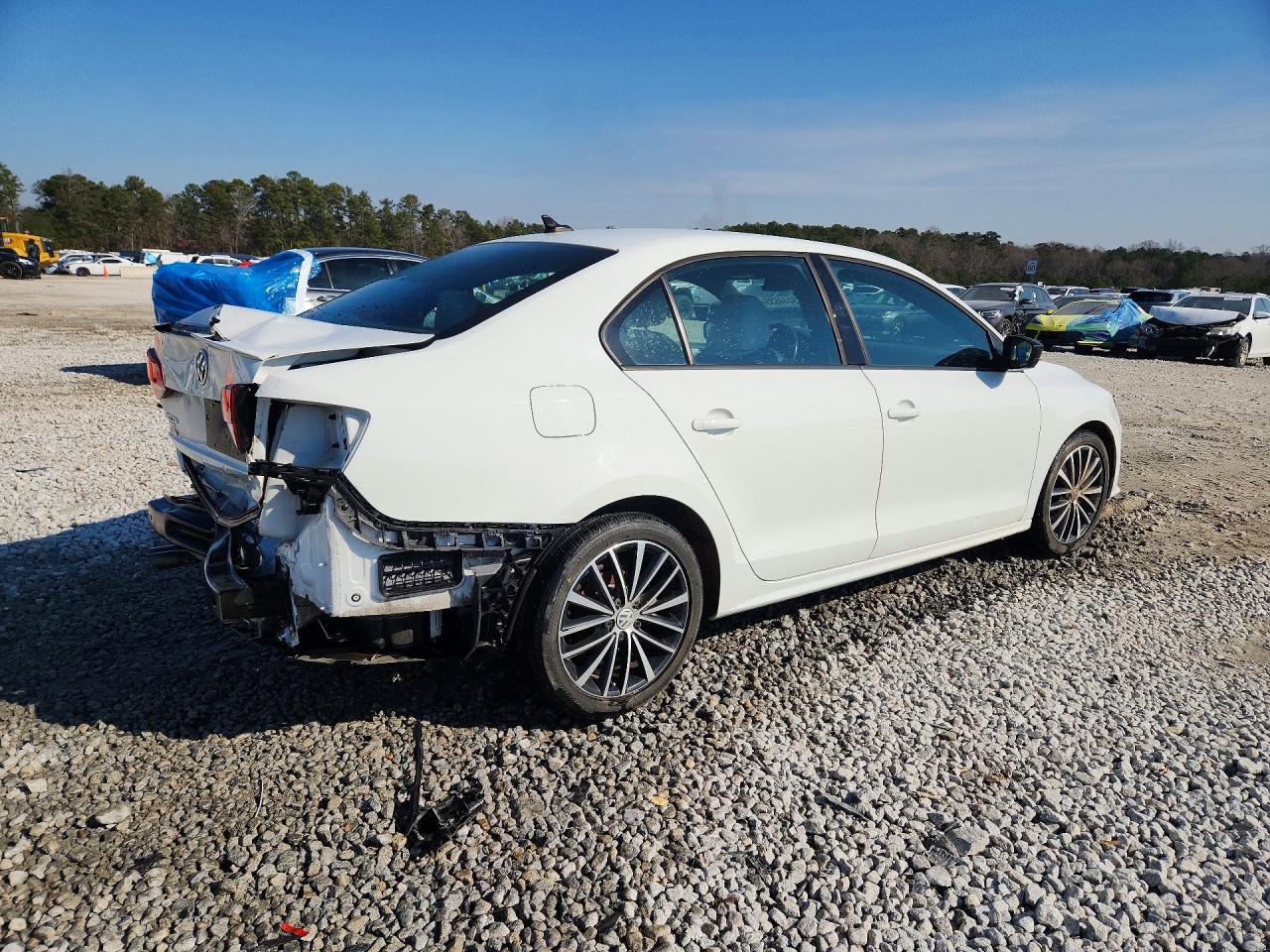 2017 VOLKSWAGEN JETTA SPORT photo 3