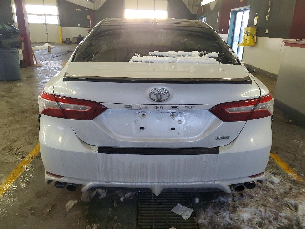 2020 TOYOTA CAMRY XSE photo 6