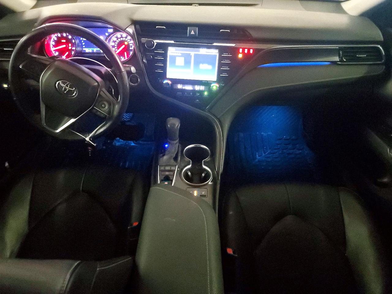 2020 TOYOTA CAMRY XSE photo 8