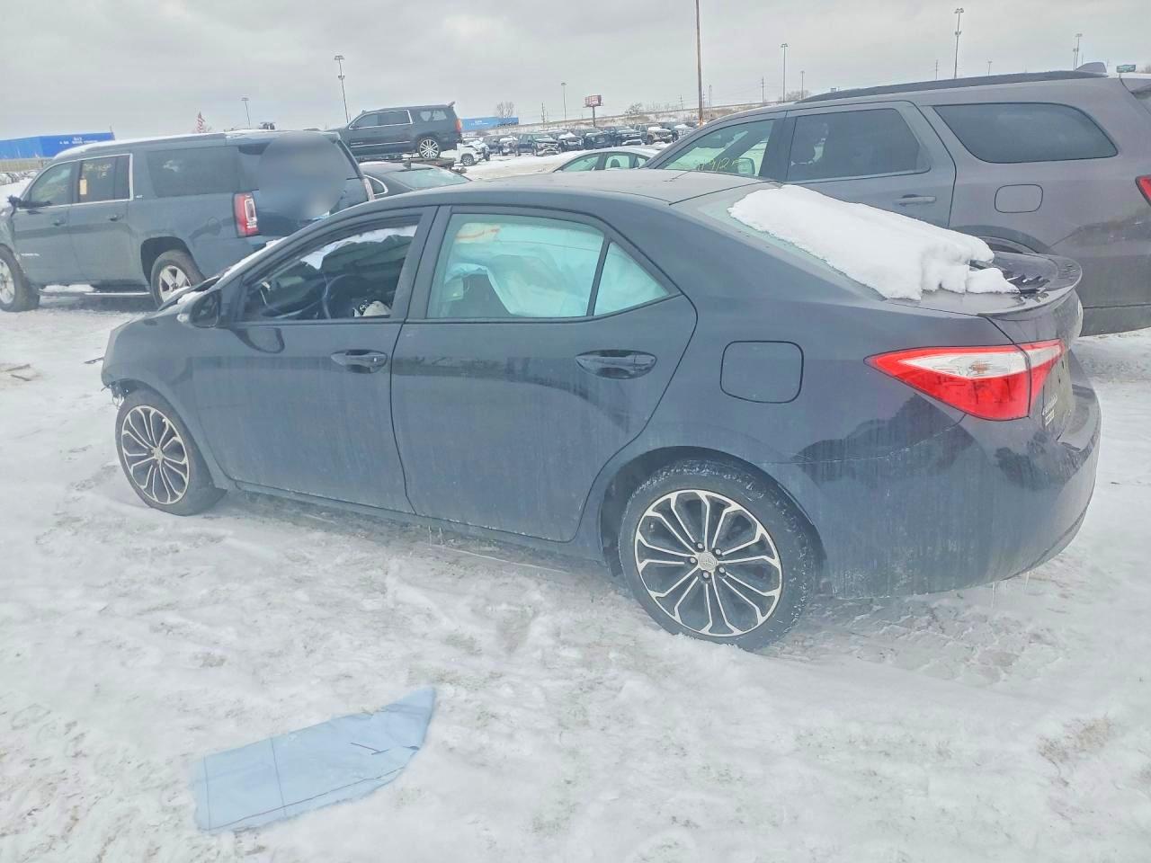 2015 TOYOTA COROLLA L photo 3