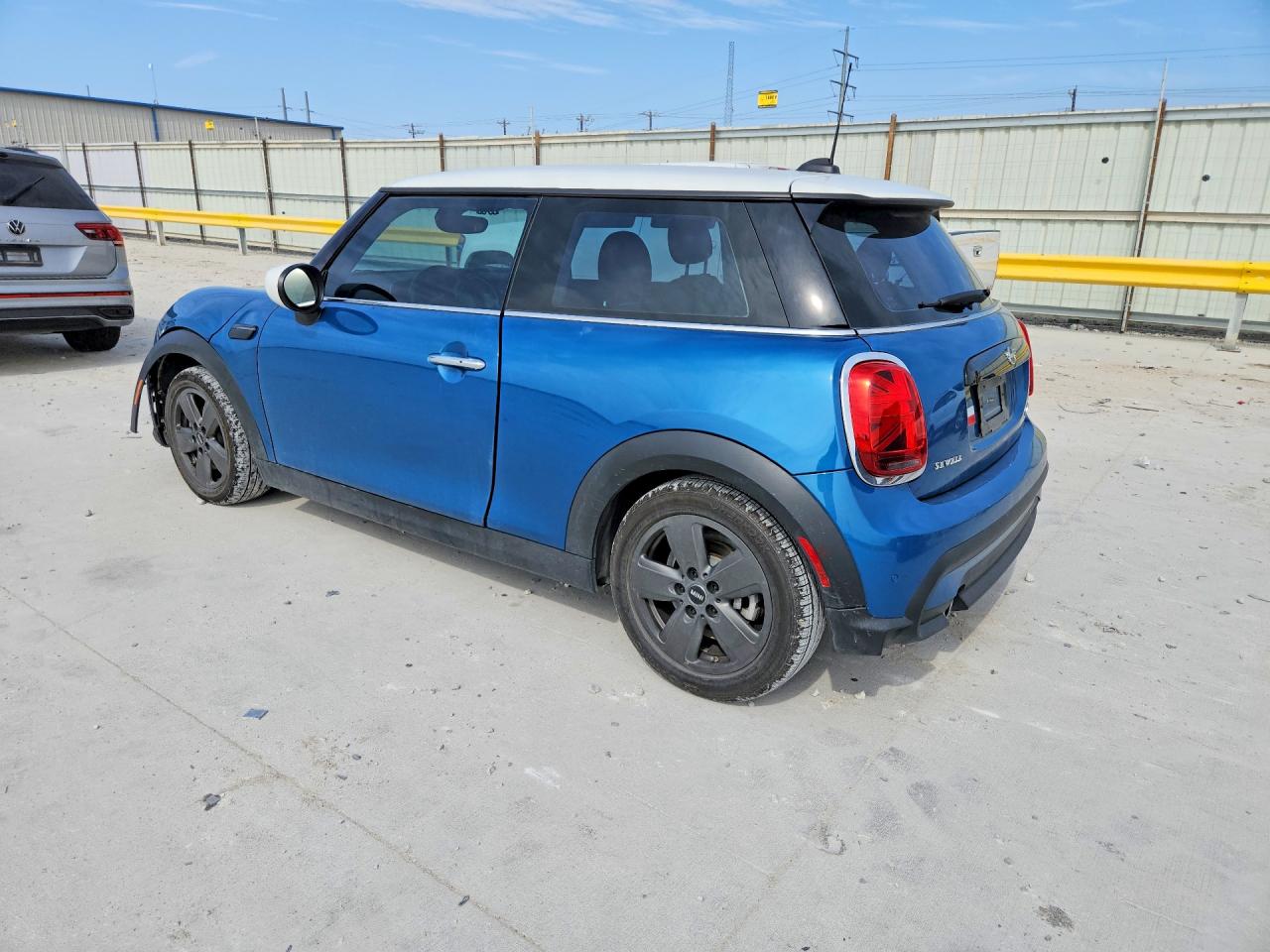 2024 MINI COOPER photo 3