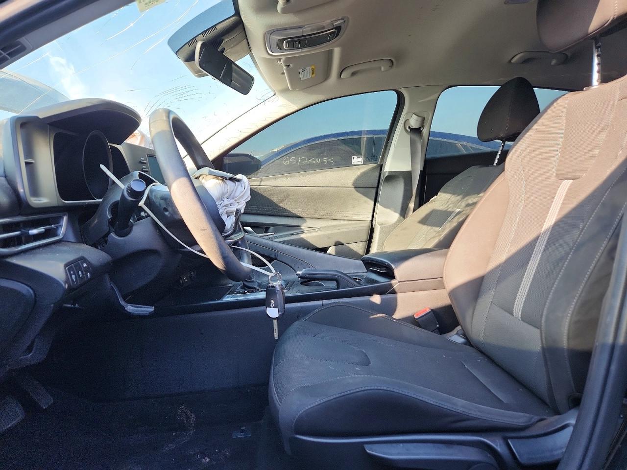 2021 HYUNDAI ELANTRA SE photo 13