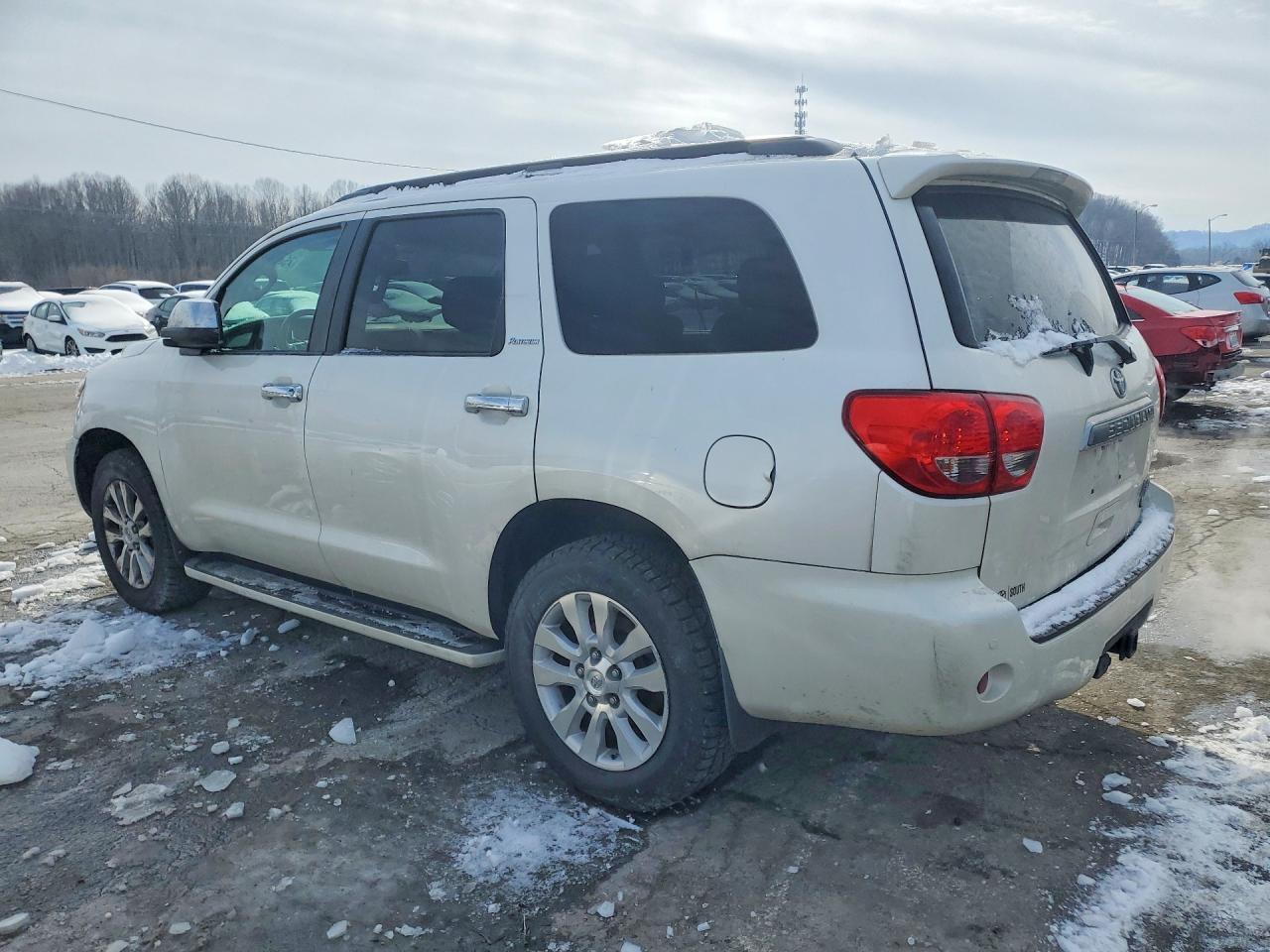 2017 TOYOTA SEQUOIA PLATINUM photo 2