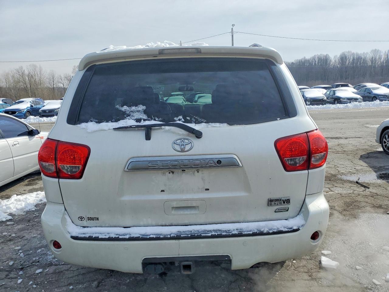 2017 TOYOTA SEQUOIA PLATINUM photo 6