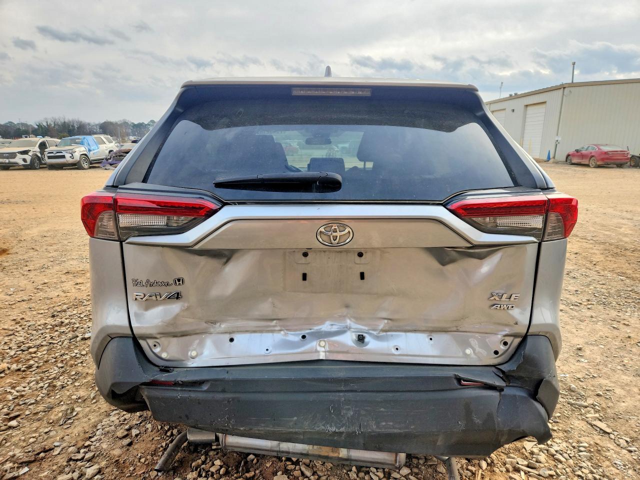 2022 TOYOTA RAV4 XLE photo 11