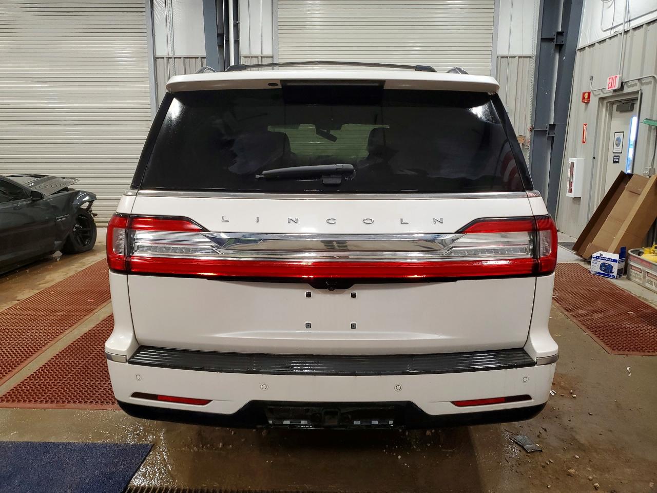 2019 LINCOLN NAVIGATOR L RESERVE photo 11