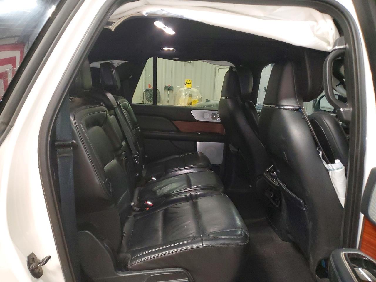 2019 LINCOLN NAVIGATOR L RESERVE photo 21