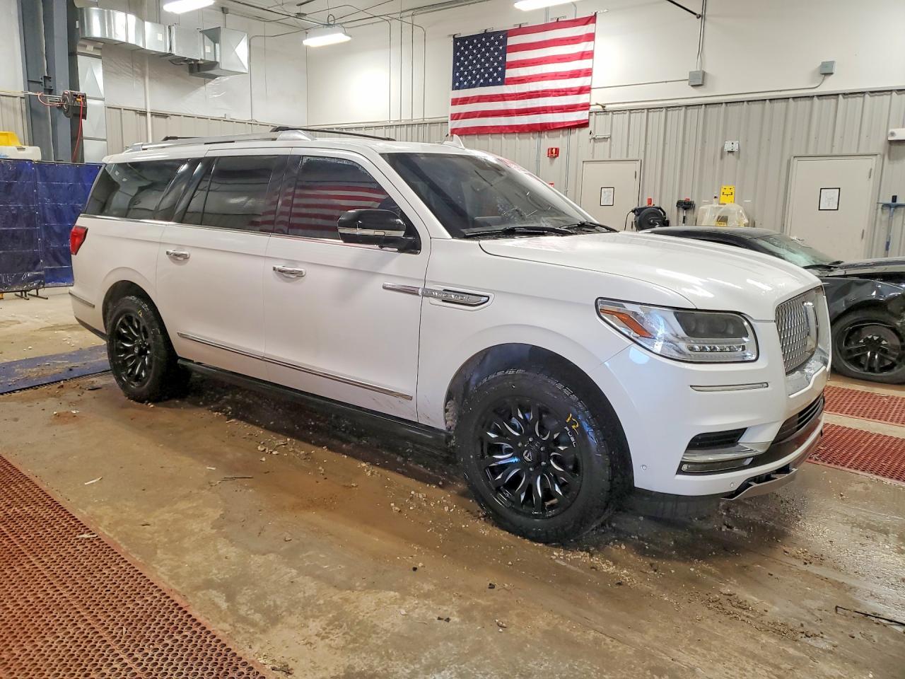 2019 LINCOLN NAVIGATOR L RESERVE photo 7