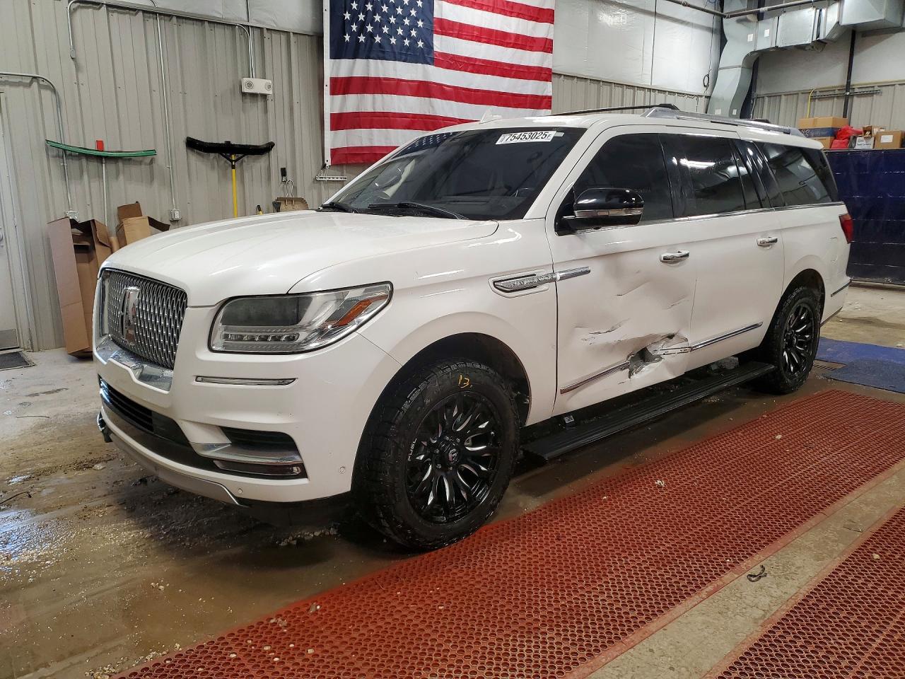 2019 LINCOLN NAVIGATOR