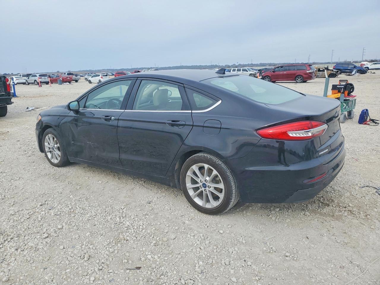 2019 FORD FUSION SE photo 2
