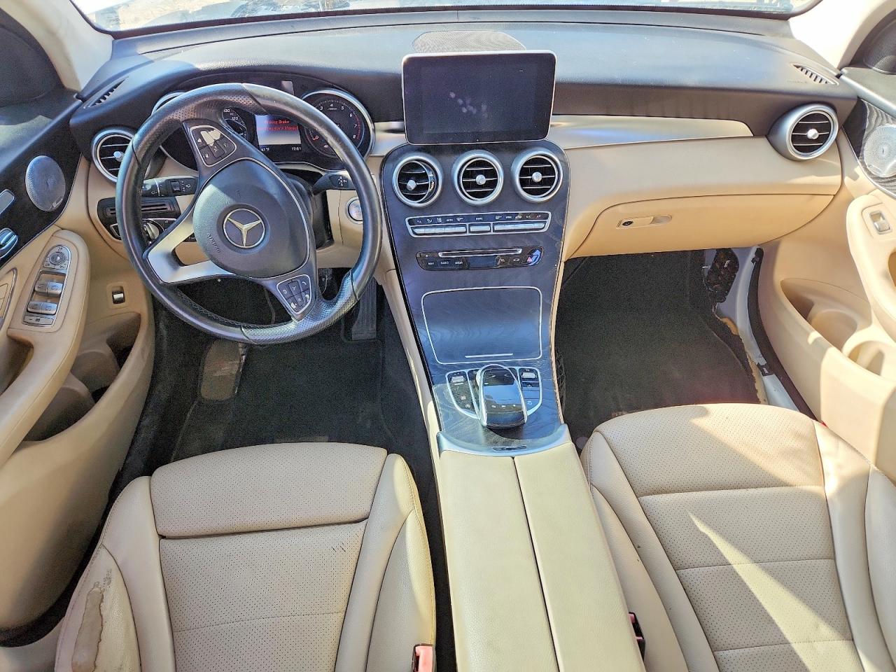 2017 MERCEDES-BENZ GLC 300 photo 22