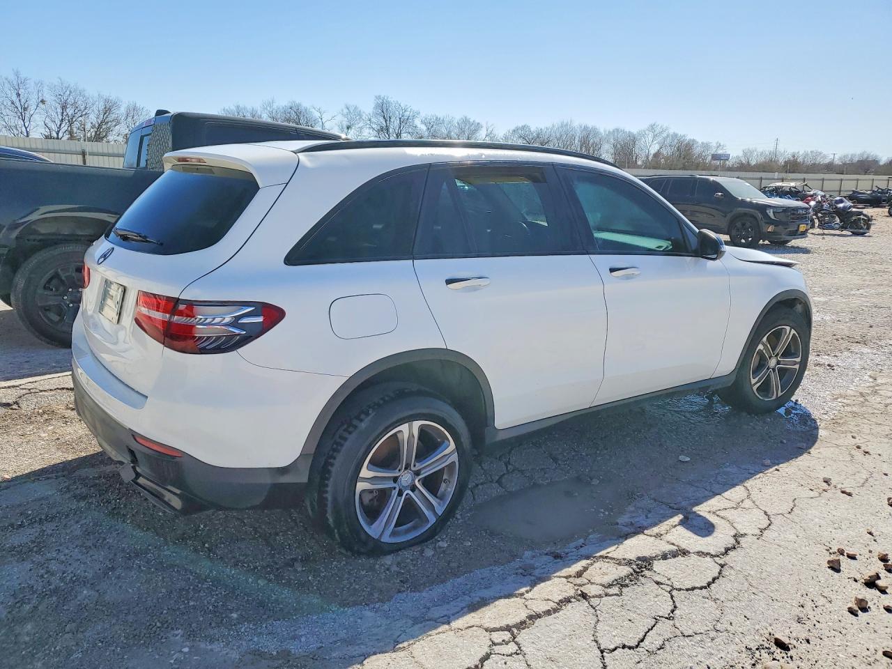2017 MERCEDES-BENZ GLC 300 photo 7