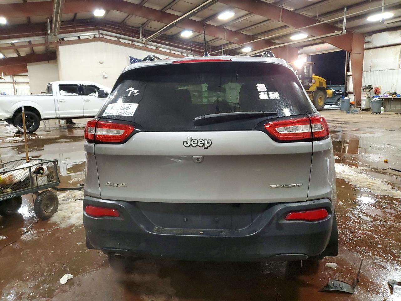 2016 JEEP CHEROKEE SPORT photo 11