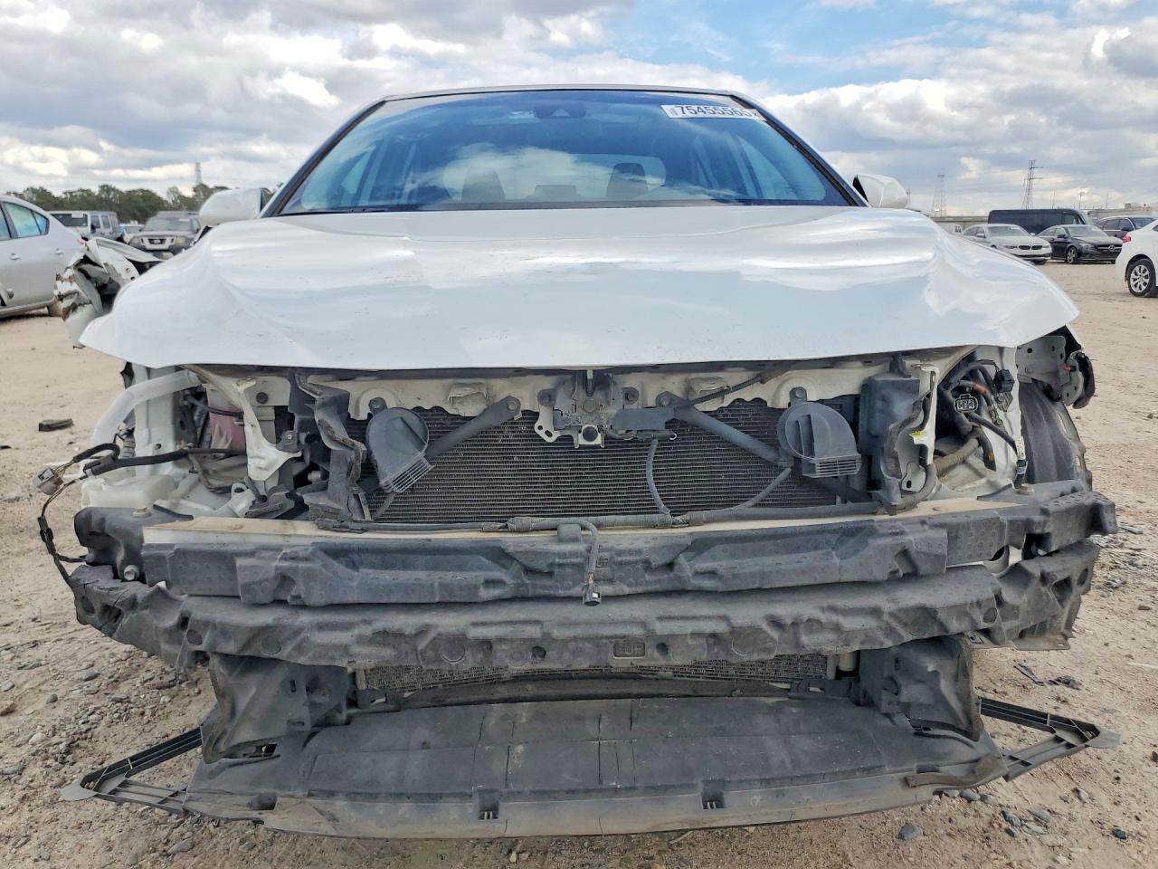 2019 TOYOTA CAMRY XSE photo 5