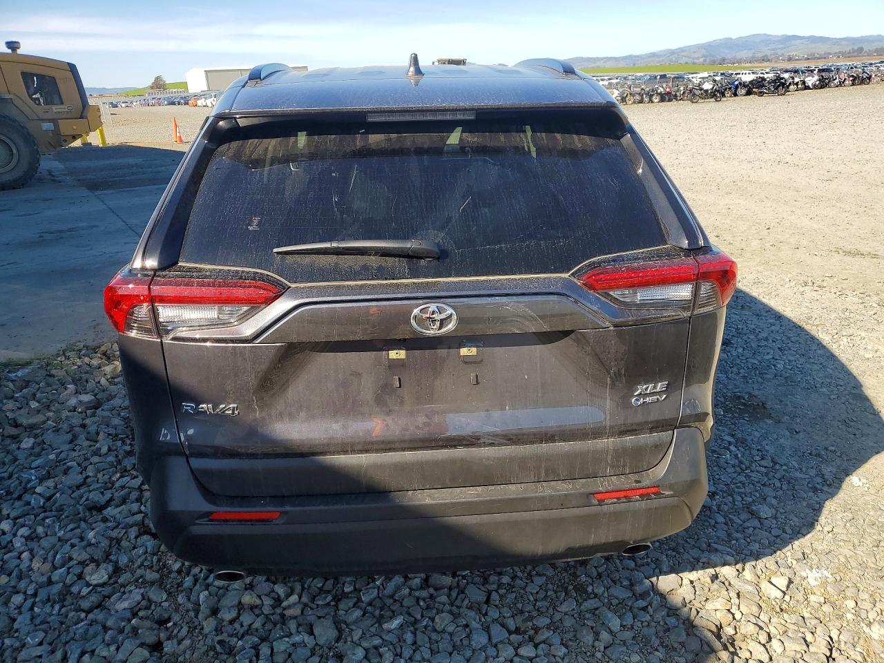 2025 TOYOTA RAV4 XLE photo 6
