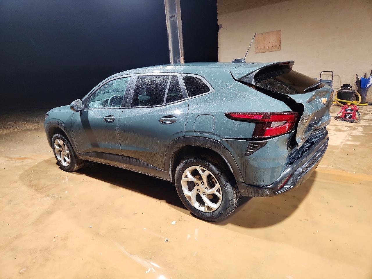 2025 CHEVROLET TRAX LS photo 3
