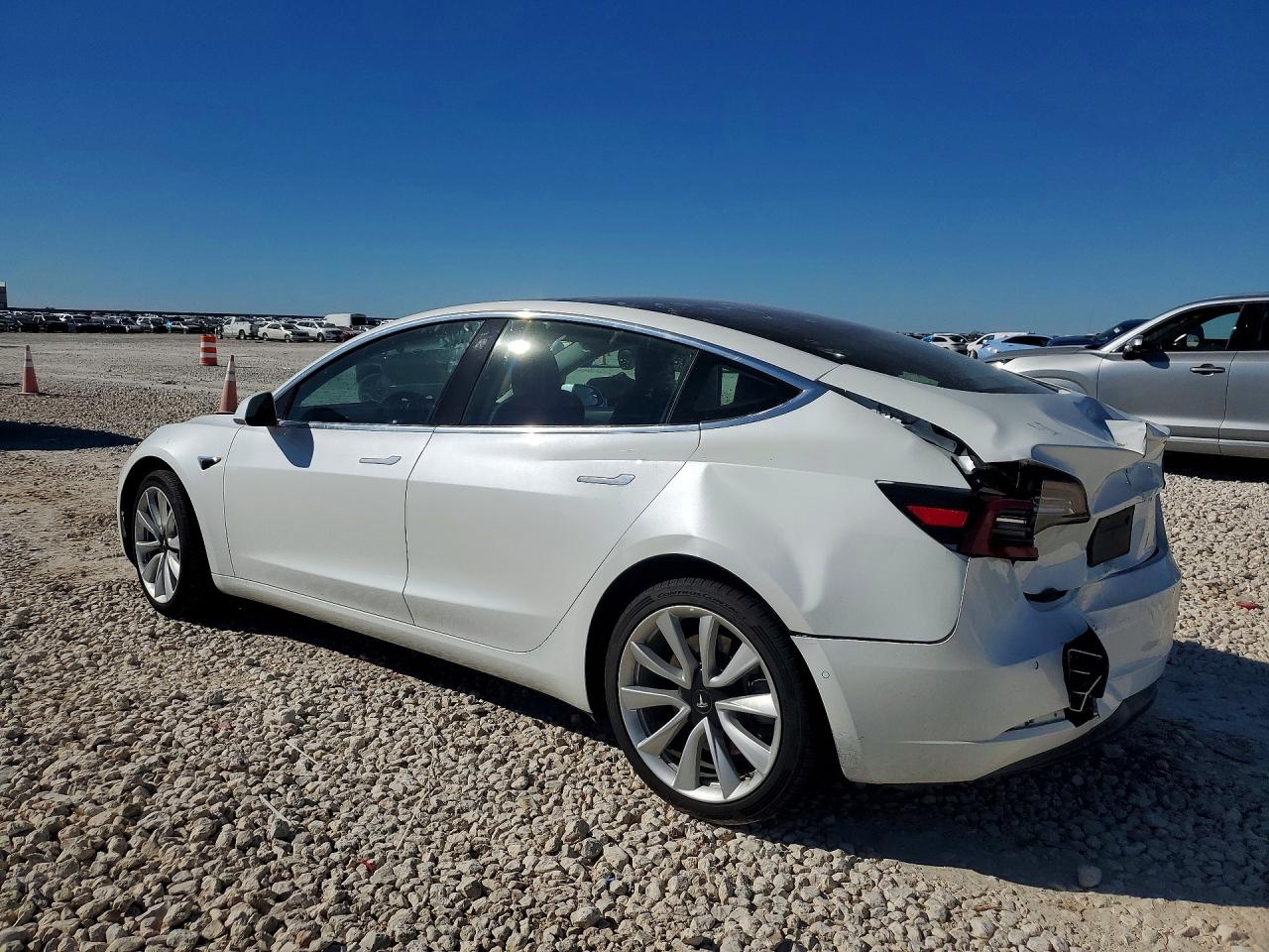 2020 TESLA MODEL 3 photo 2
