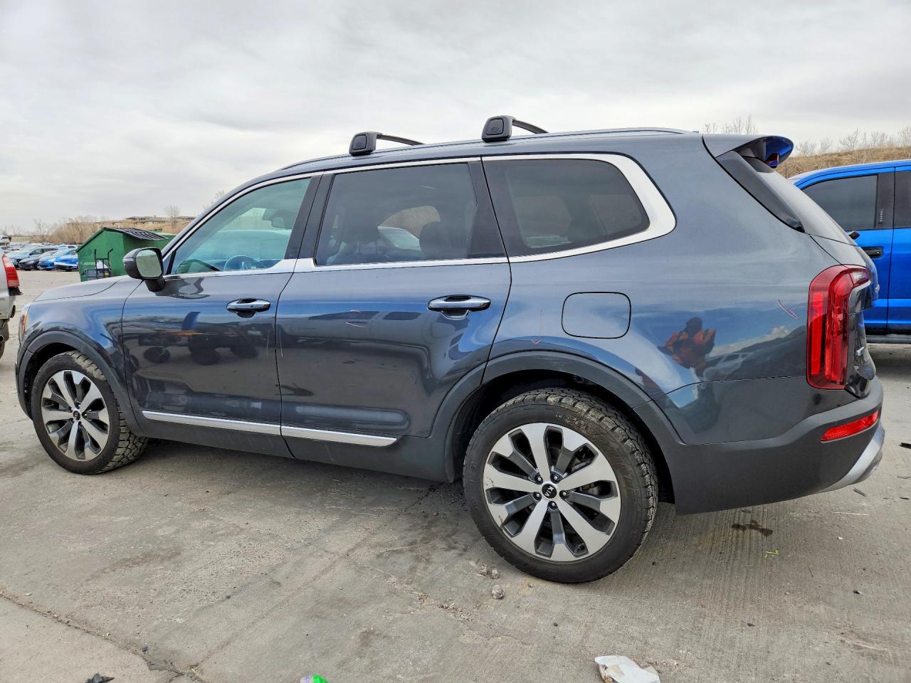 2021 KIA TELLURIDE S photo 2