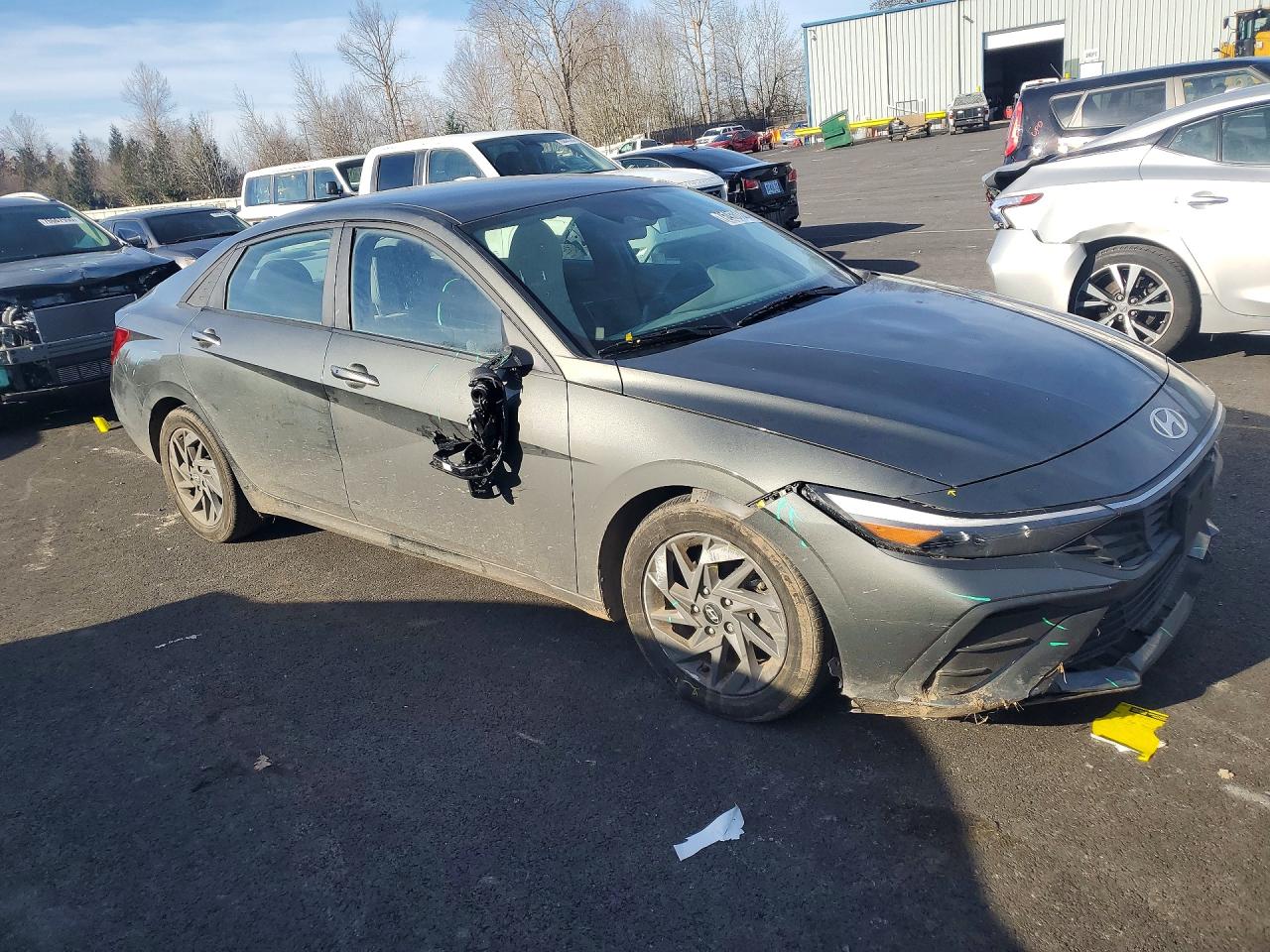 2024 HYUNDAI ELANTRA SEL photo 4