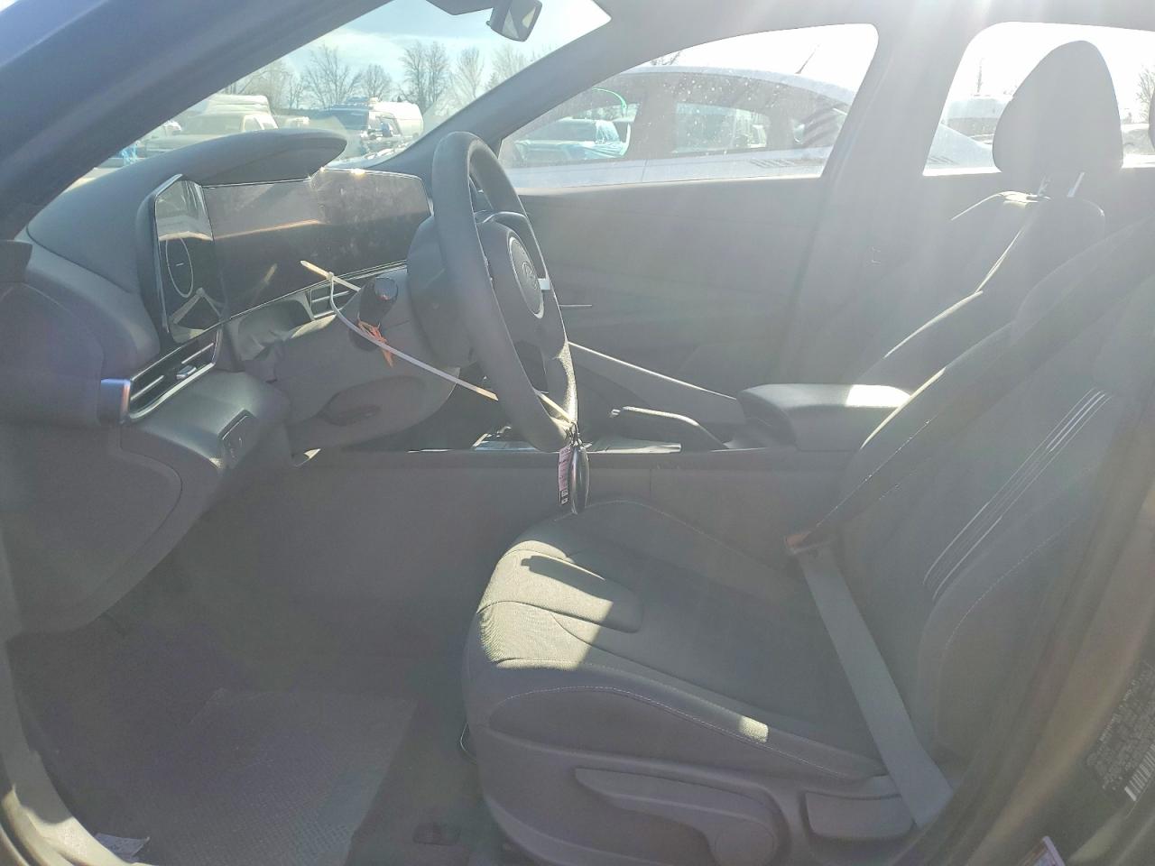 2024 HYUNDAI ELANTRA SEL photo 7