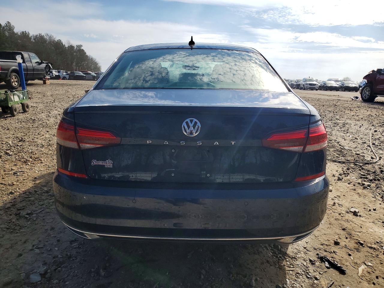 2020 VOLKSWAGEN PASSAT SEL photo 11