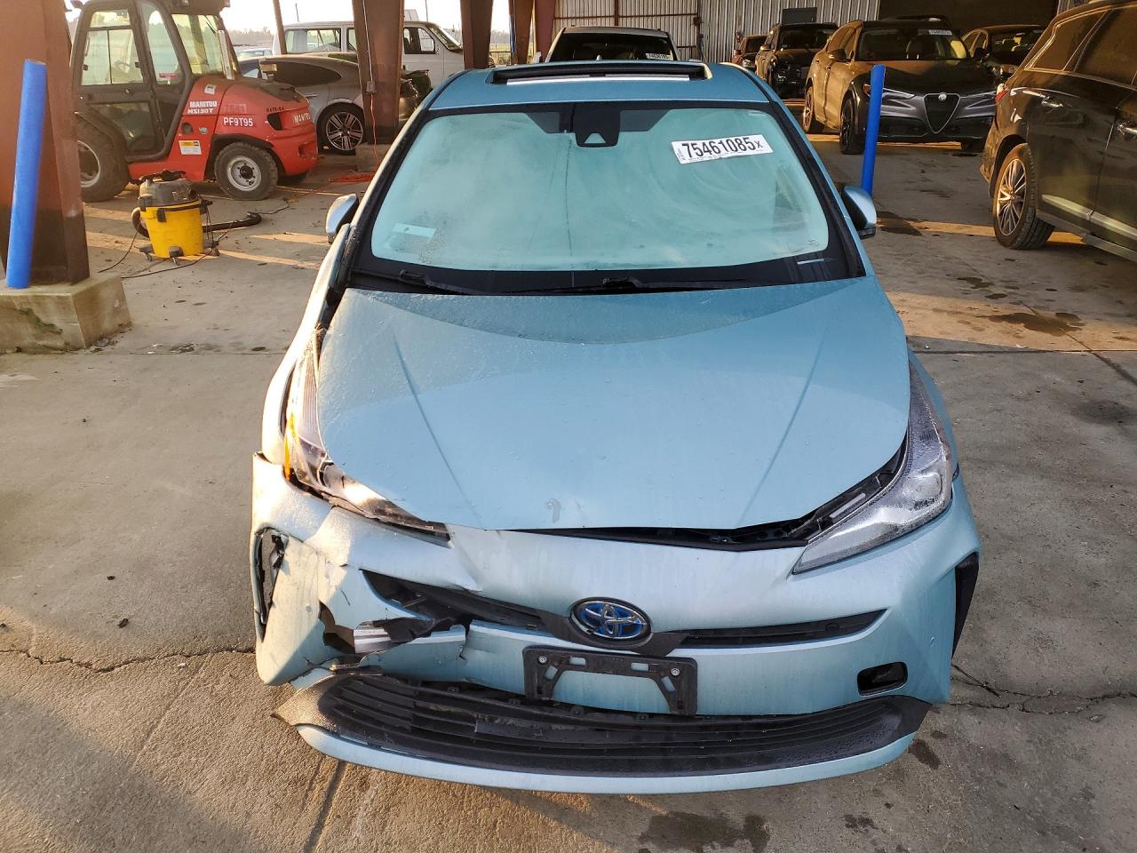 2019 TOYOTA PRIUS photo 5