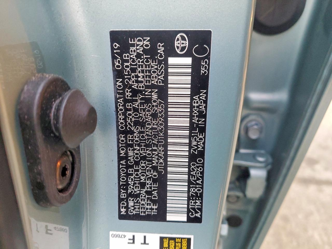 2019 TOYOTA PRIUS photo 12