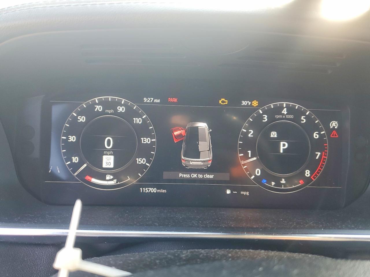 2018 LAND ROVER RANGE ROVER SPORT HSE photo 9