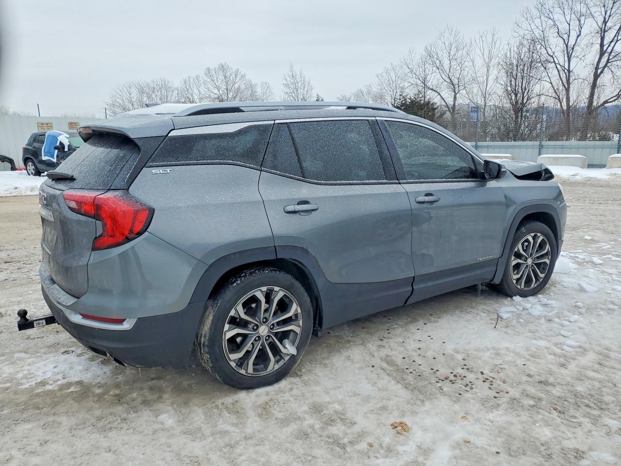 2018 GMC TERRAIN SLT photo 5