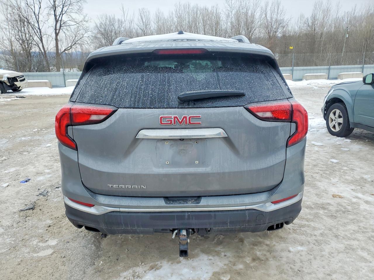 2018 GMC TERRAIN SLT photo 11
