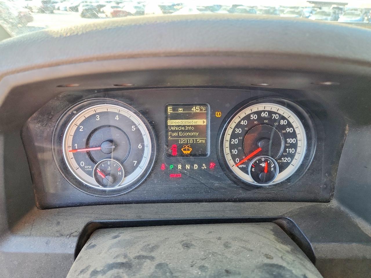 2014 RAM 1500 ST photo 17