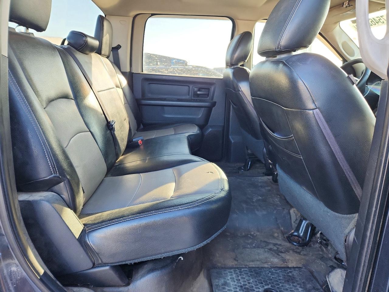2014 RAM 1500 ST photo 19