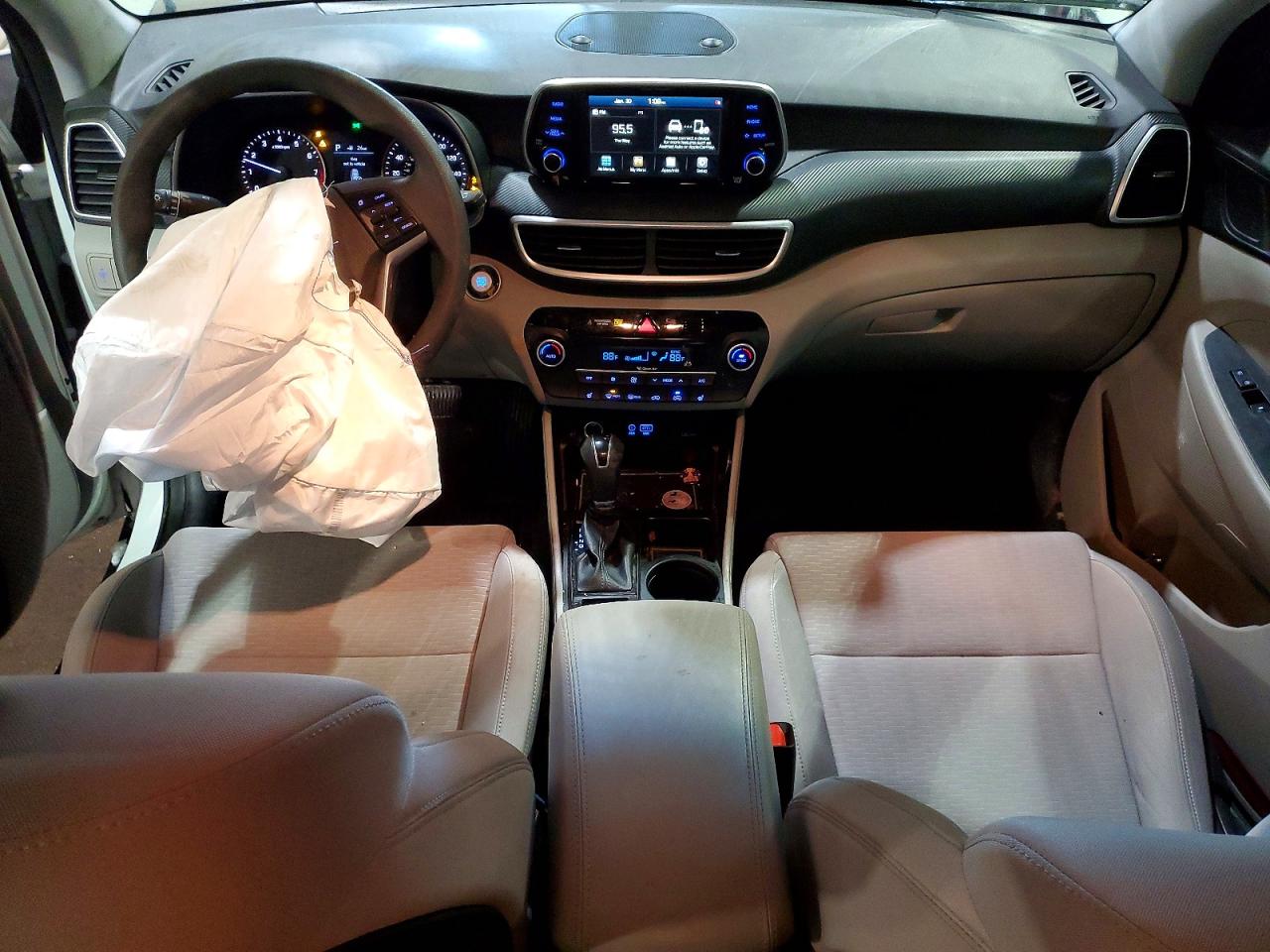 2020 HYUNDAI TUCSON SEL photo 8