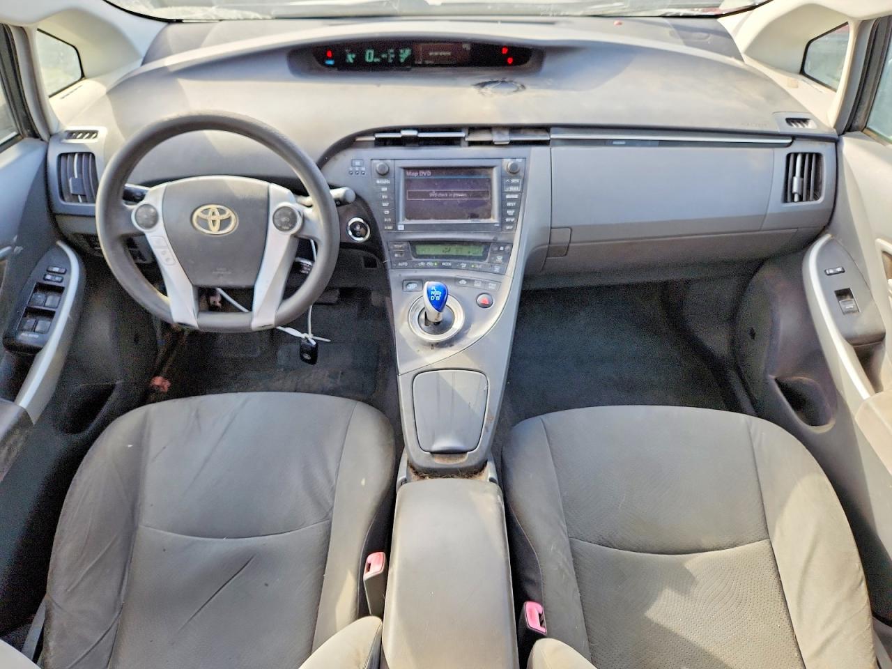 2010 TOYOTA PRIUS III photo 15