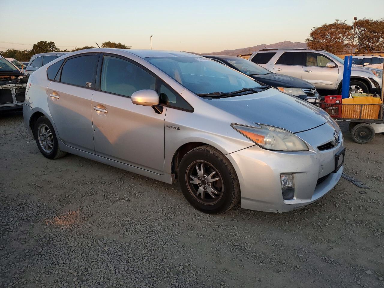 2010 TOYOTA PRIUS III photo 7