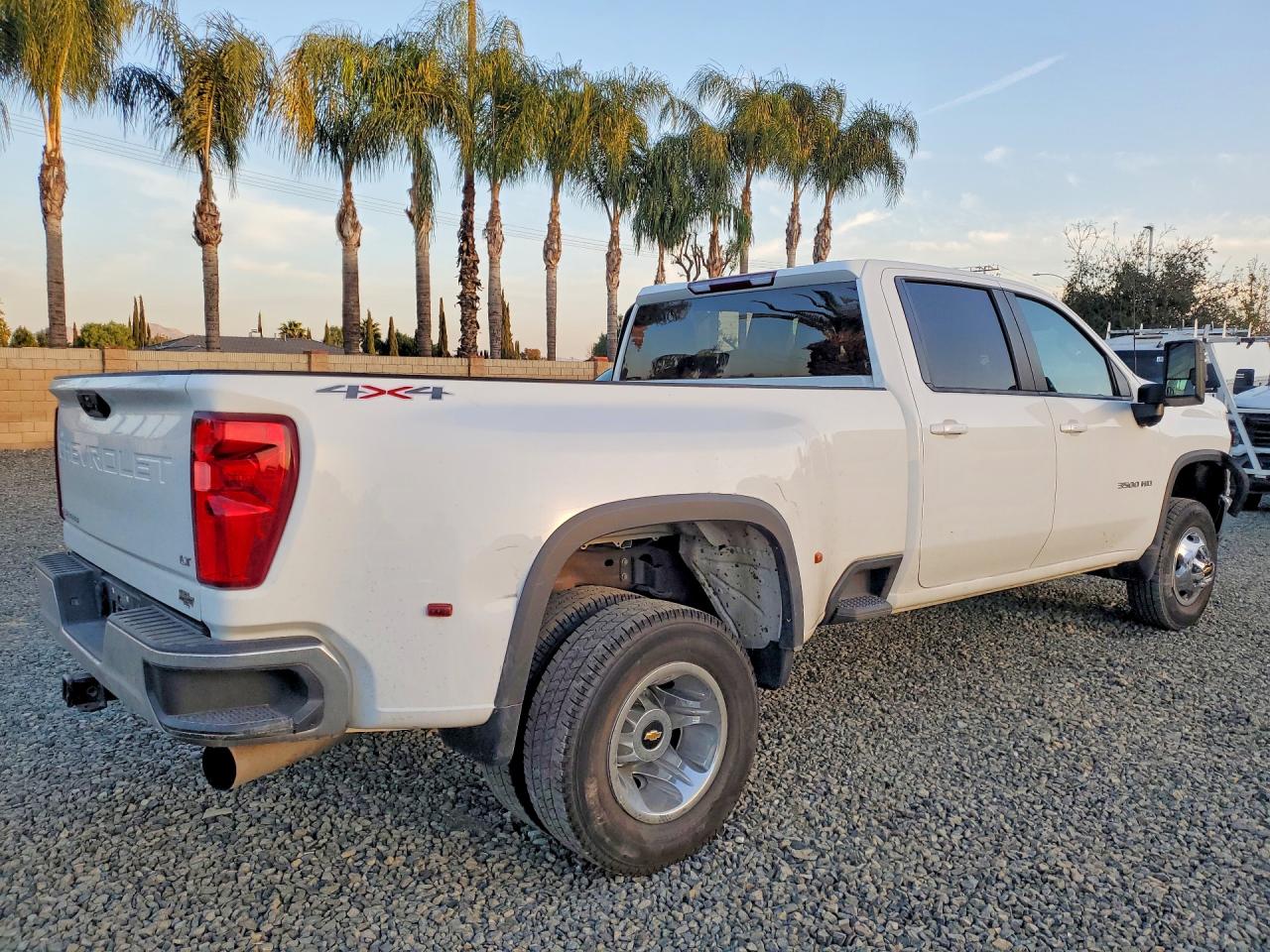 2023 CHEVROLET SILVERADO K3500 LT photo 7