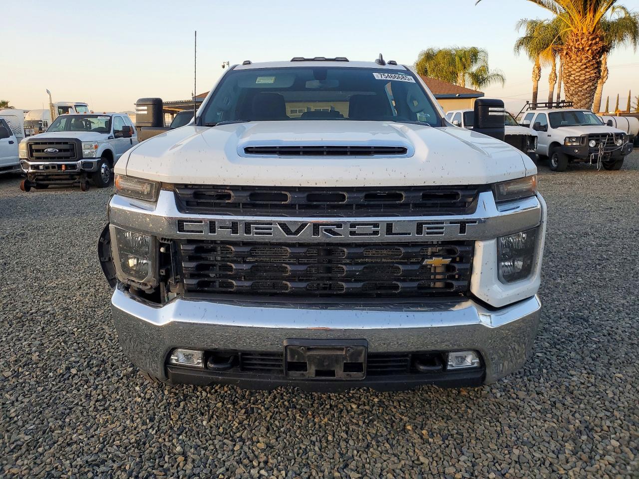 2023 CHEVROLET SILVERADO K3500 LT photo 13