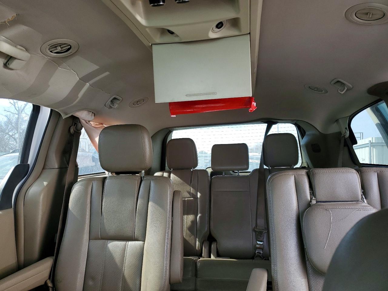 2012 CHRYSLER TOWN & COUNTRY TOURING photo 19