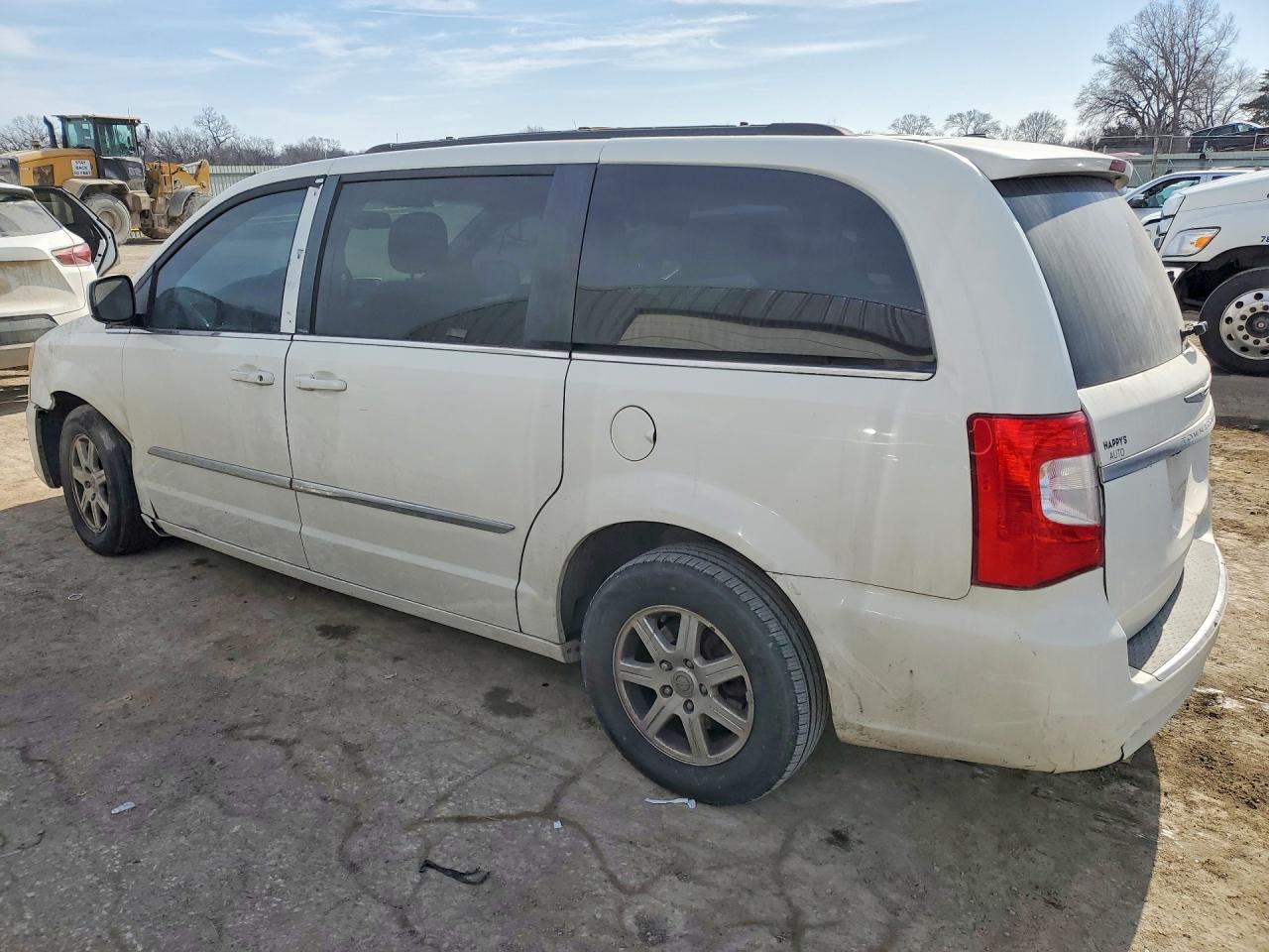 2012 CHRYSLER TOWN & COUNTRY TOURING photo 3