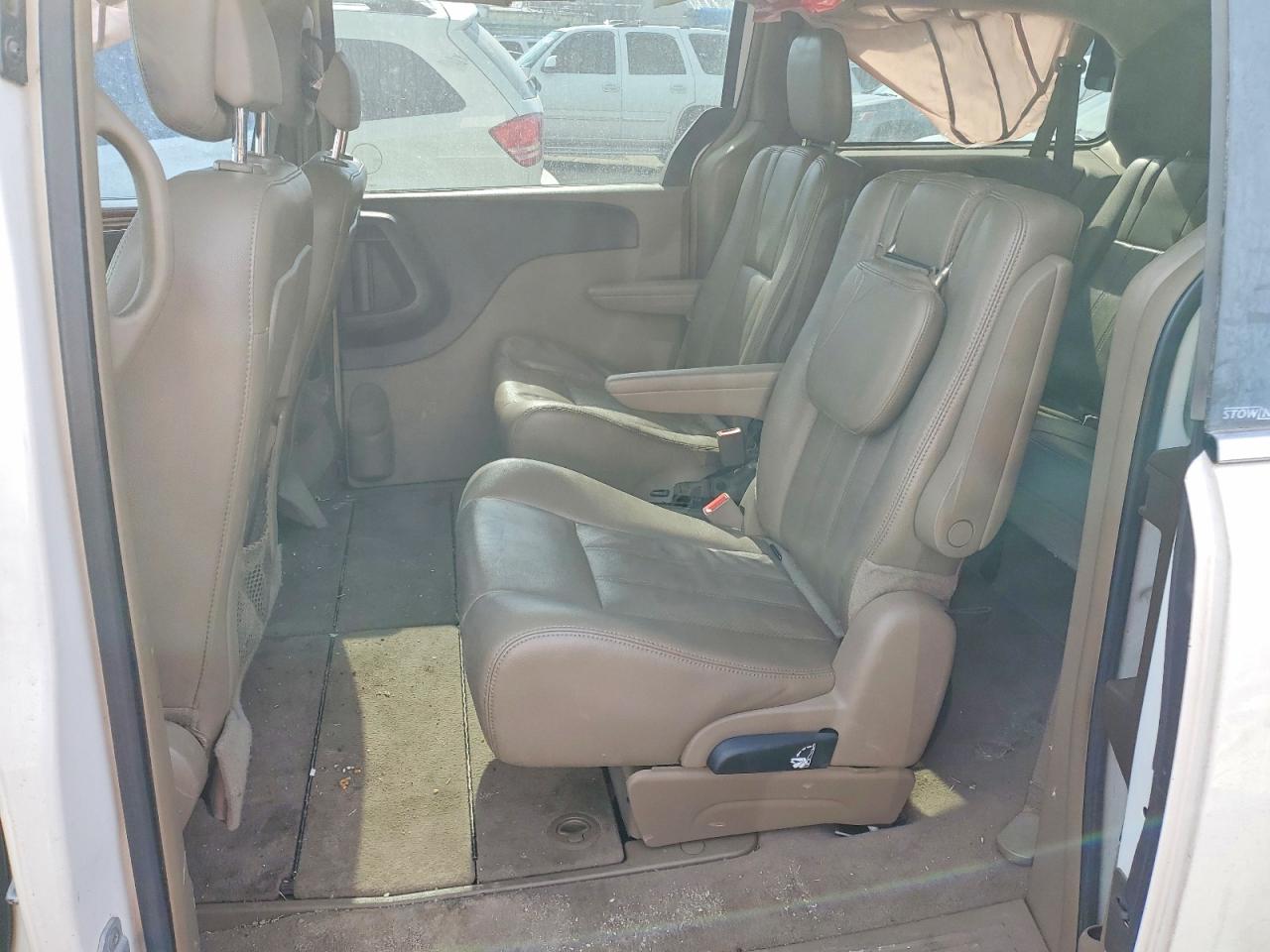2012 CHRYSLER TOWN & COUNTRY TOURING photo 21