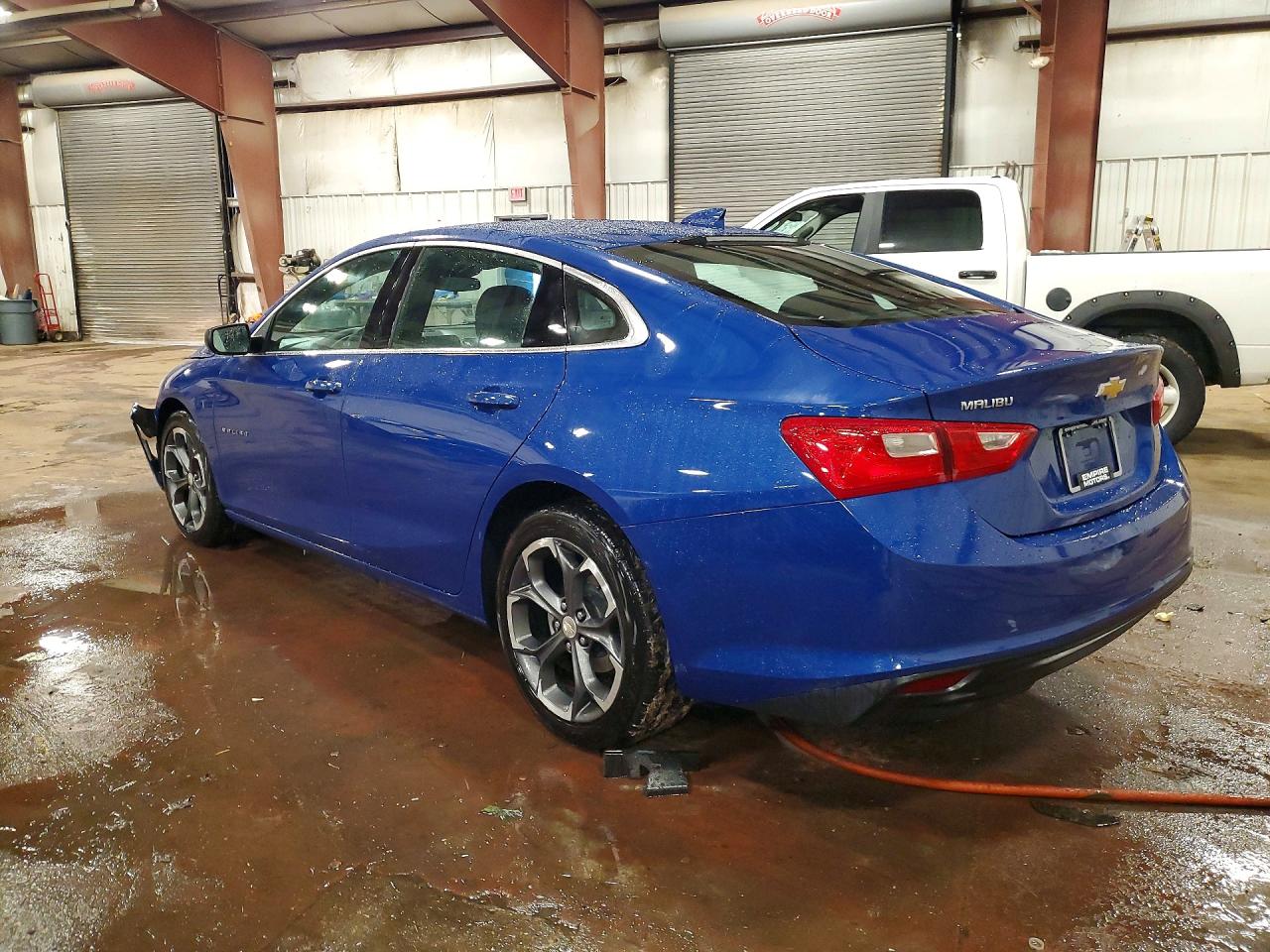 2023 CHEVROLET MALIBU LT photo 4