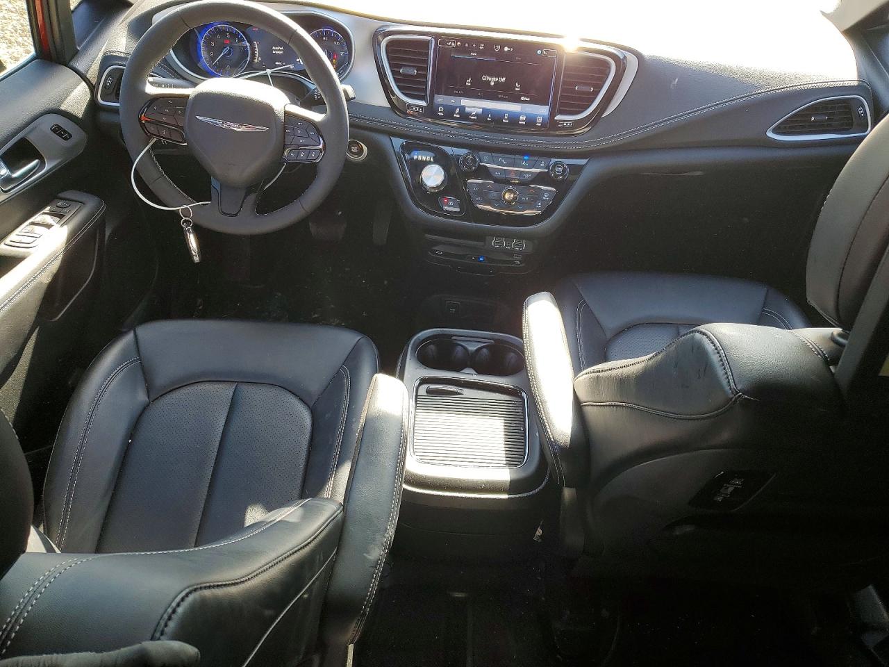 2024 CHRYSLER PACIFICA TOURING L photo 8