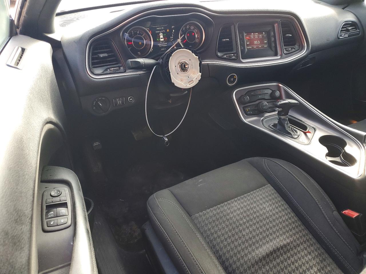 2016 DODGE CHALLENGER SXT photo 8
